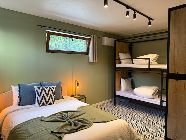 Walk In Hostel Faro Airport - Private Dormitory - Faro