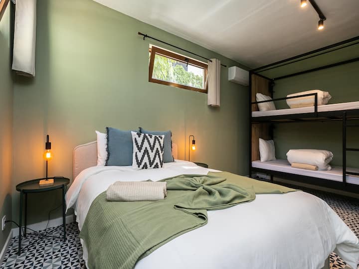 Walk In Hostel Faro Airport - Private Dormitory - Faro