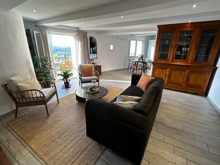 Renovated Provence Home — Valley & Mountain View - Riez