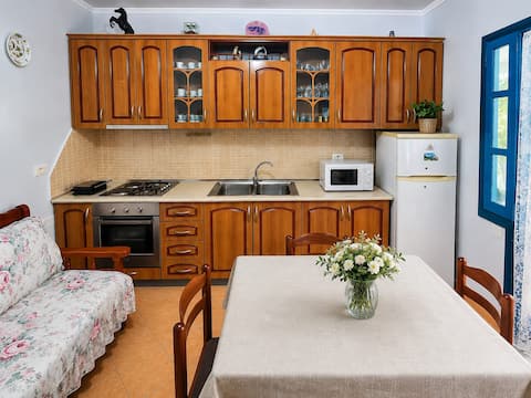Top Airbnb: Garden Oasis in Vlore in Qendër Vlorë