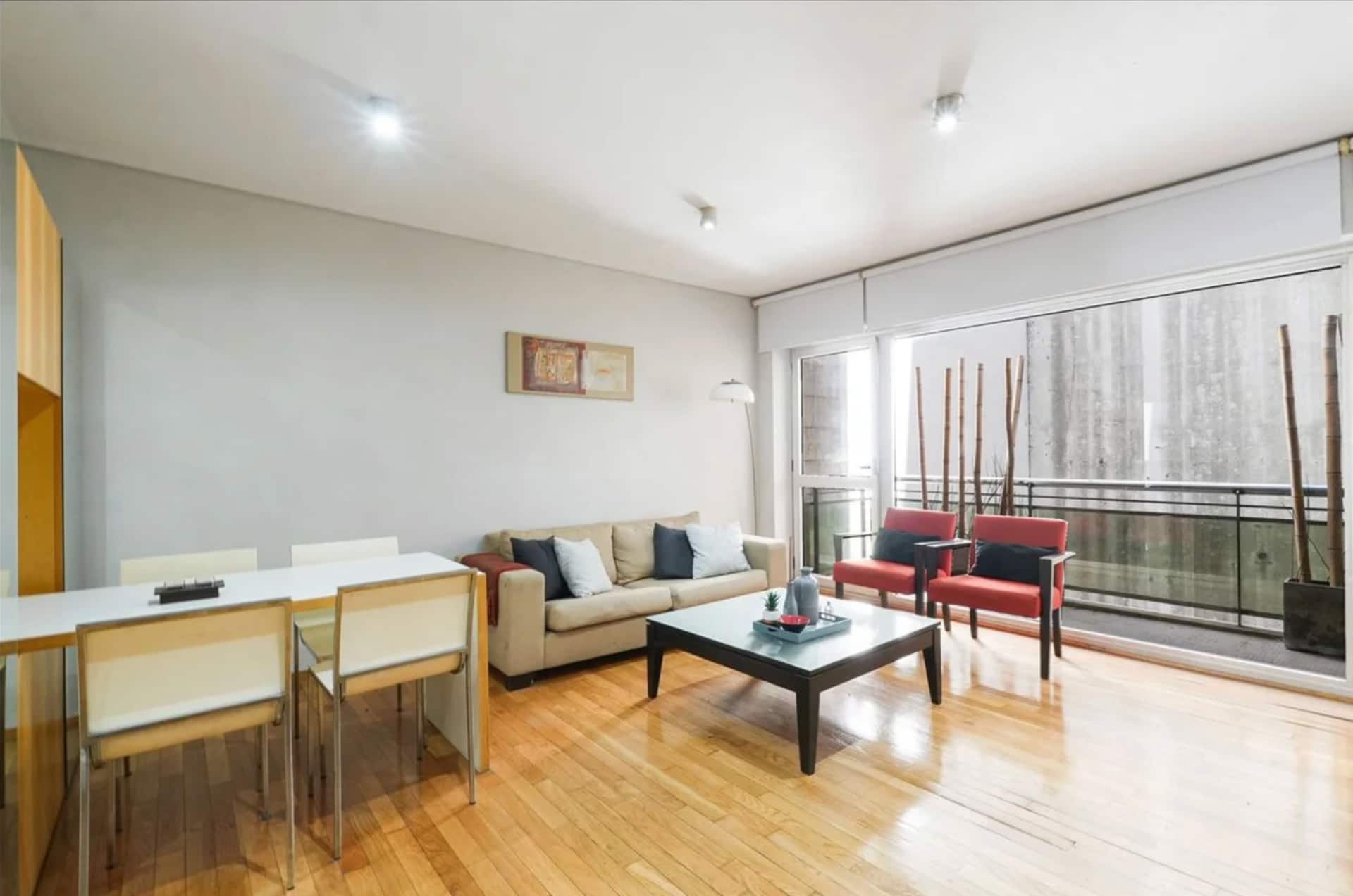 Studio mobiliado com varanda