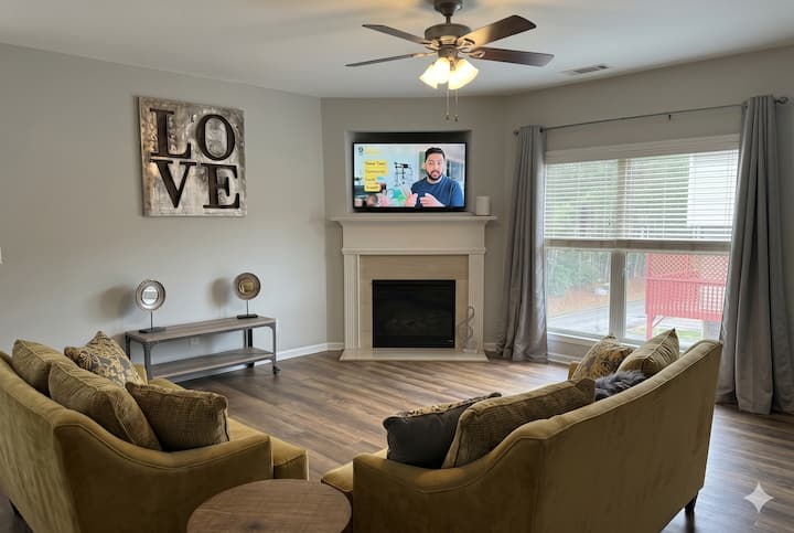 Serene 3-bedroom Townhome In Charming Tucker - Stone Mountain, GA