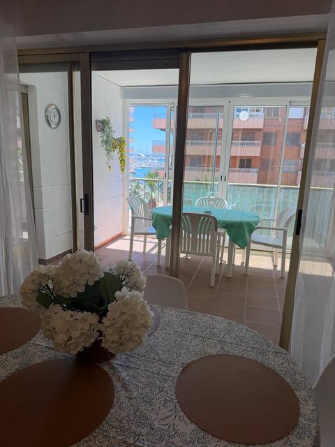 Airbnb con mejor rendimiento: Bright apartment en Torrevieja