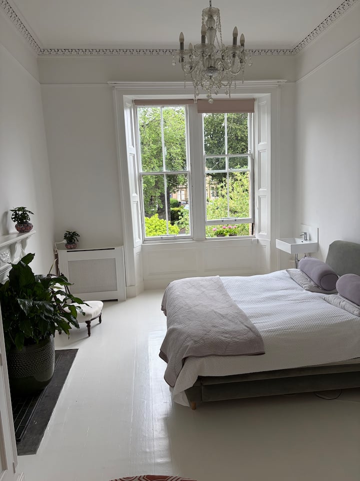 Edinburgh City Centre, Large Spacious Flat. - Edinburgh Airport (EDI)