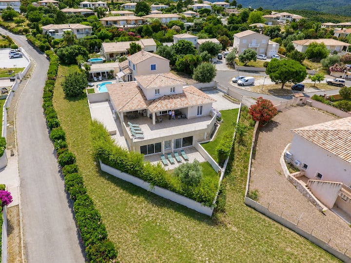 Villa Conviviale à 3 Min. De La Plage De Solenzara - Solenzara