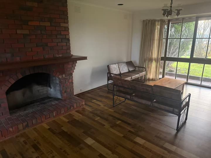 Spring Lane Hide-out - Yarra Glen