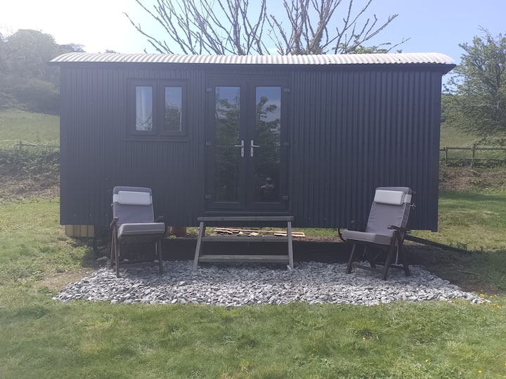 The Nest Is A Shepard Hut Tucked Away In The Shade - Perranporth