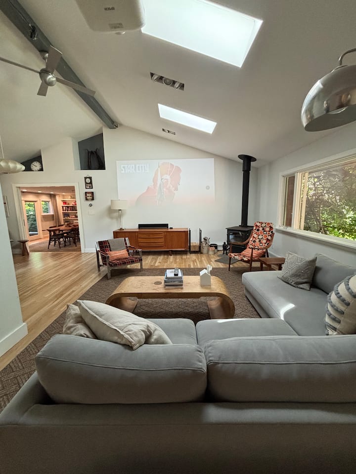 Sag Harbor Hilltop Retreat - Sag Harbor, NY