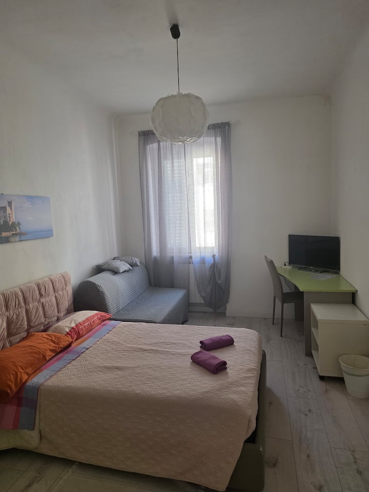 Appartamento Con 2 Camere Matrimoniali Grandi - Trieste