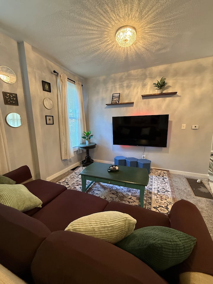 Modern Farmhouse In The Heart Of The City - North Kansas City, MO