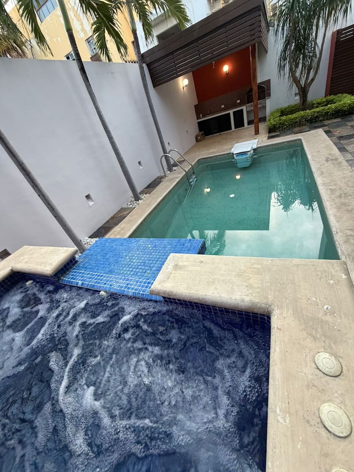 Casa Increíble Grande Con Alberca Y Jacuzzi - Cancún