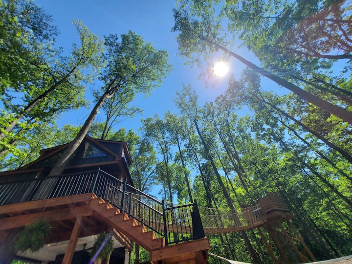 TreeHouse Of Love | SwingBridge | Hottub | eBikes
