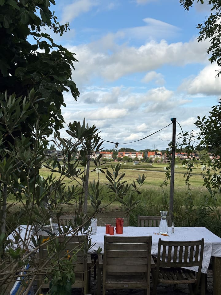 Family House With Open-field Views - 암스테르담