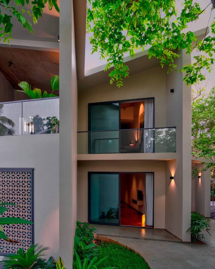 Exterior image 1