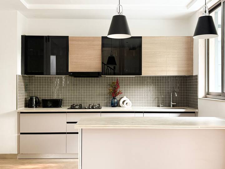 Full kitchen image 2