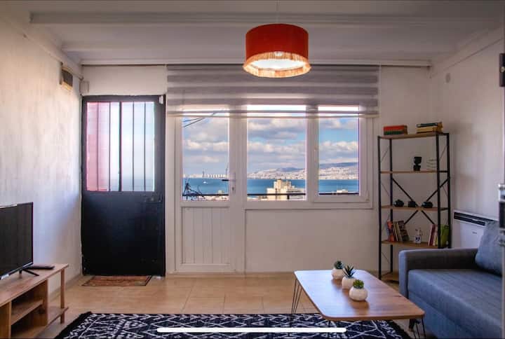 Konak'ta Deniz Manzaralı 3 Katlı Ev - イズミル