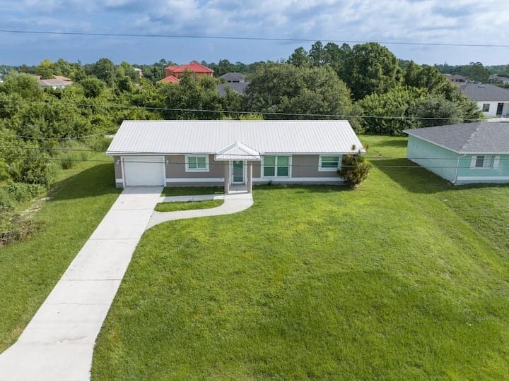 Villa Varges - Be Our Guest! - Lehigh Acres, FL