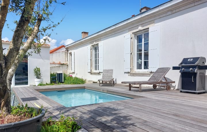 Douceur Au Calme Maison Vacances Avec Piscine. - La Rochelle