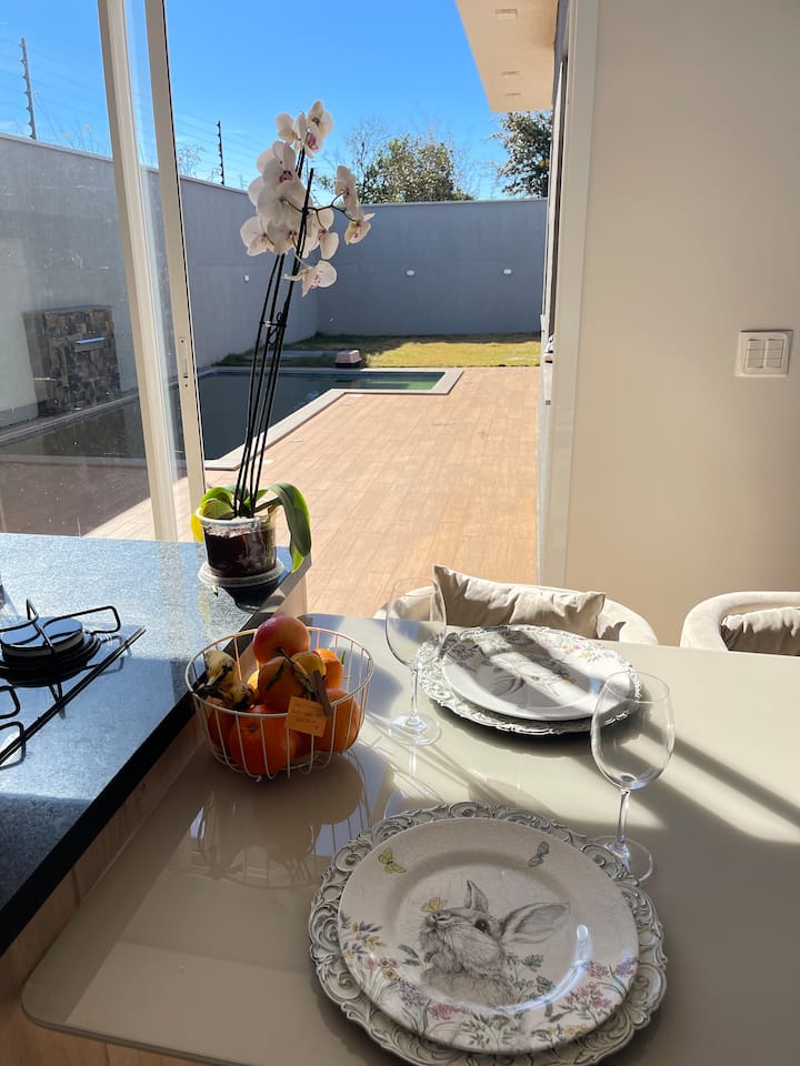 Linda Casa/ Wi-fi/ Garagem/ Piscina/ 2 Quartos - Passo Fundo