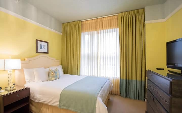 Downtown Retreat | 4 Classy Units, | Pets Allowed - Portland, OR