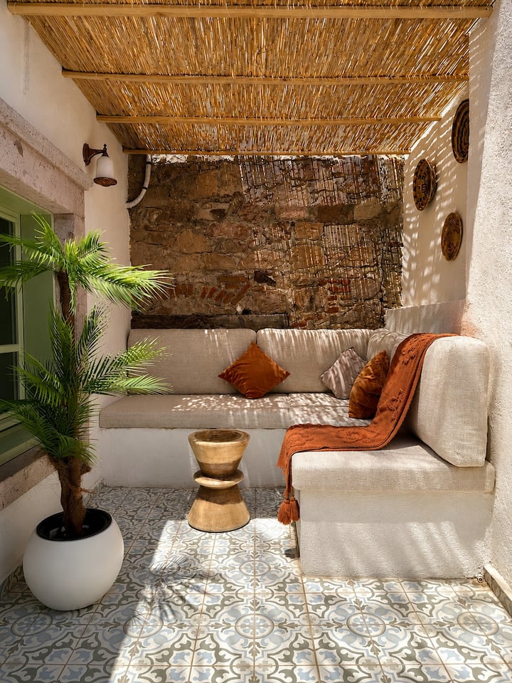 Hygge Ayvalık- Merkezde Teraslı Müstakil Rum Evi - Ayvalık