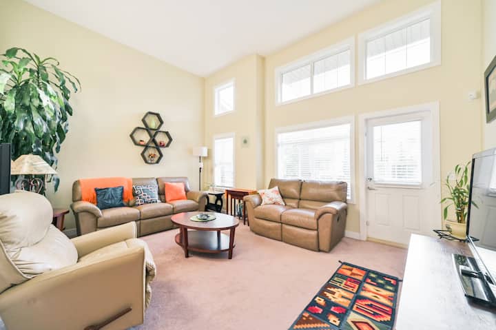 New Listing | Spacious Home | Near Airport - Calgary