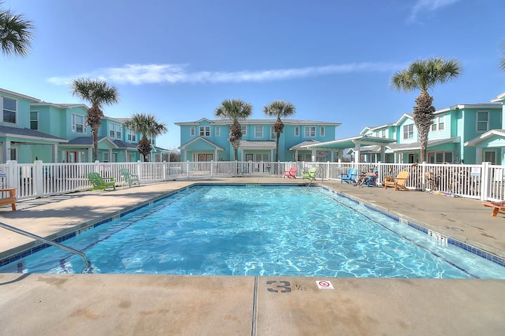 Golf Cart • Pool Access | Mins To Port A Beach - Port Aransas, TX