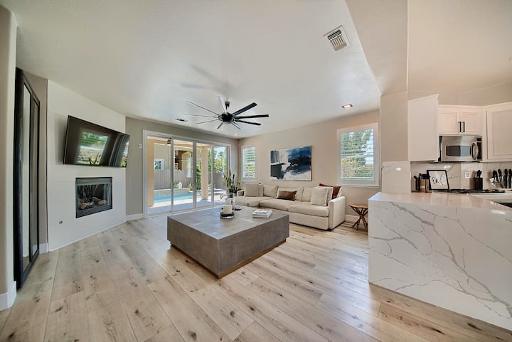 Huge Turlock Resort Style Luxury Home - 特洛克