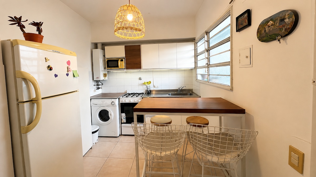 Studio con balcón y aire