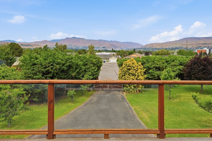 Bright Studio W/ Valley Views Near Hospital - Wenatchee, WA