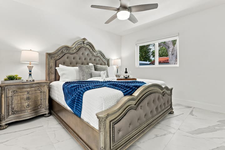 Blue Haven Miami | Private 2/2 Yard, Bbq & Parking - Miami, FL