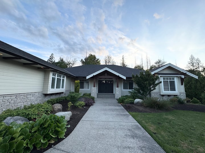 Beautiful Executive Home - Langley