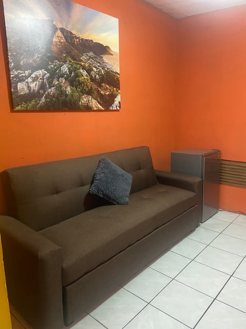 Popular Airbnb listing: Private apartment with terrace and pool in La Victoria