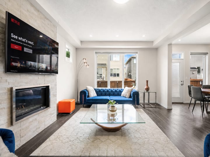 Carrington | Near Local Shops | Central Ac | Gym - Calgary