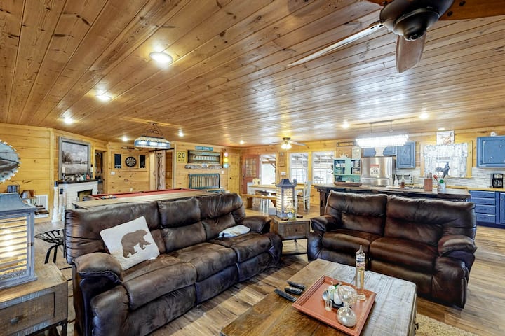 Huge 5br Mountainview Dog Friendly - Blairsville, GA