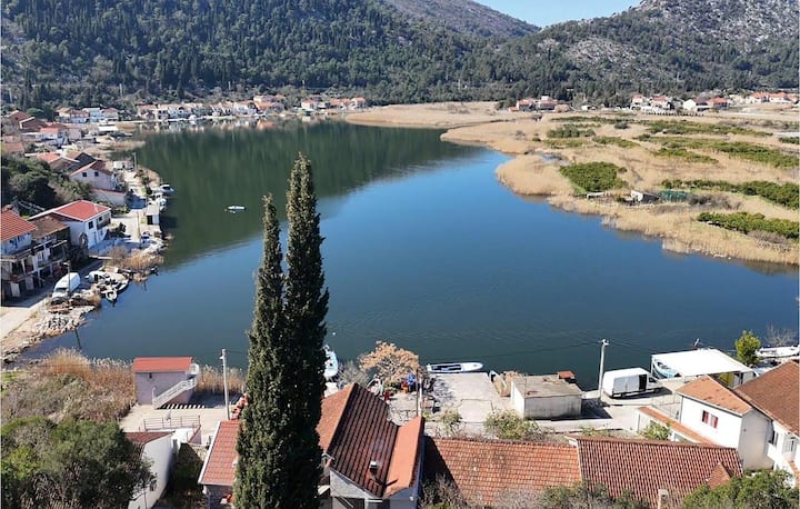4 Bedroom Stunning Home In Mihalj - Duba