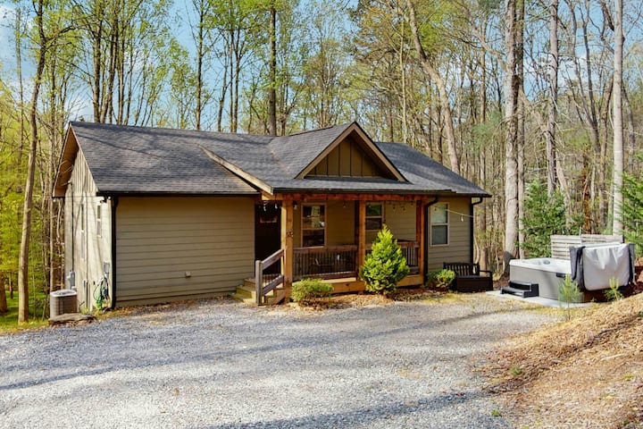 2 Br Home With Outdoor Patio And Hot Tub Access - Ellijay