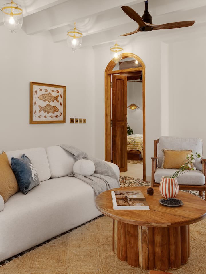 Living room image 6