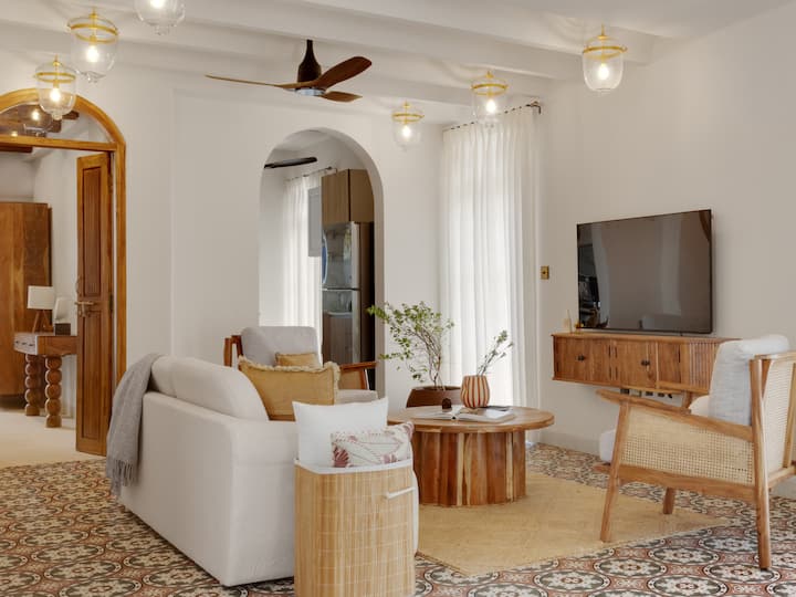 Living room image 3