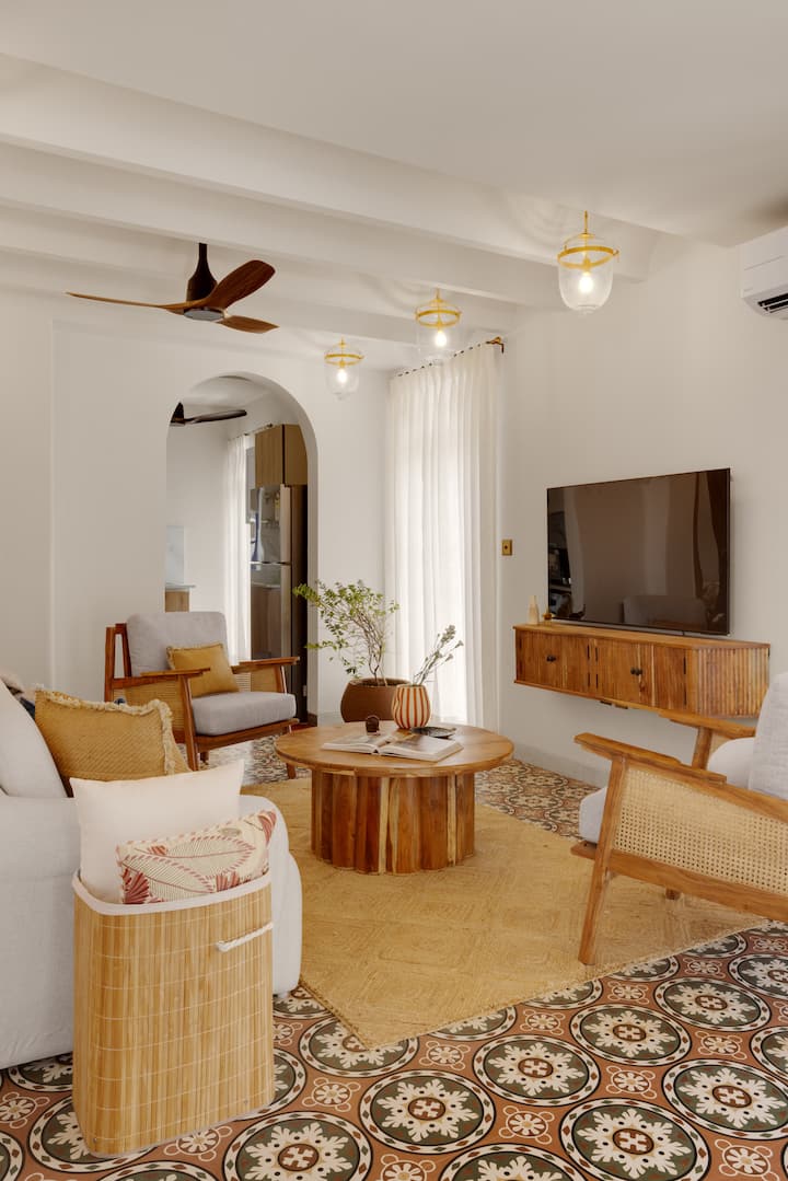 Living room image 7