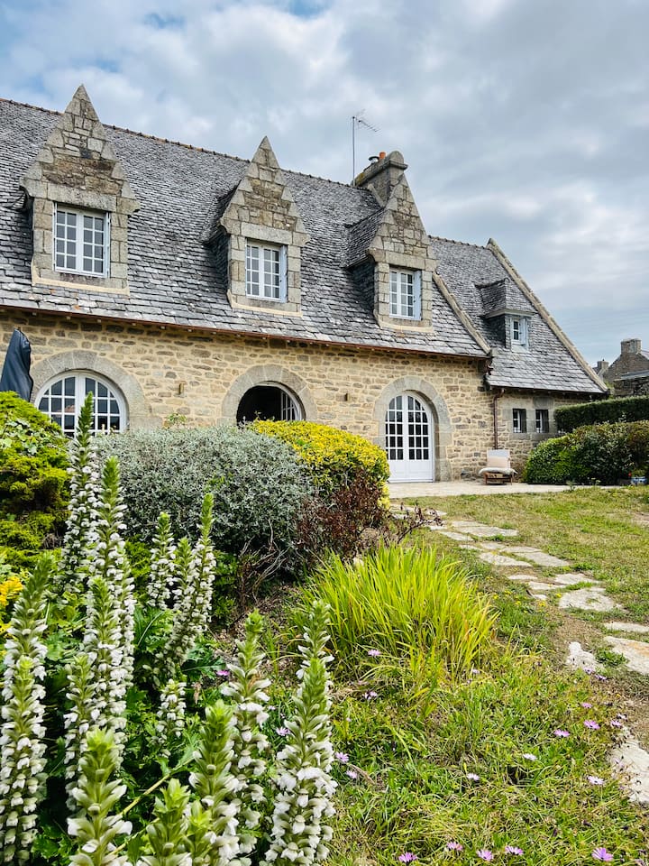 Maison En Granit Près Du Port De Pêche De Portsall - Saint-Pabu