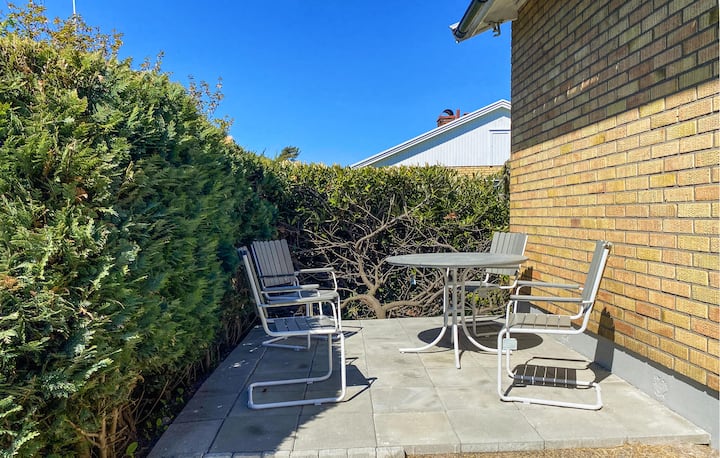 3 Bedroom Nice Apartment In Borgholm - Borgholm