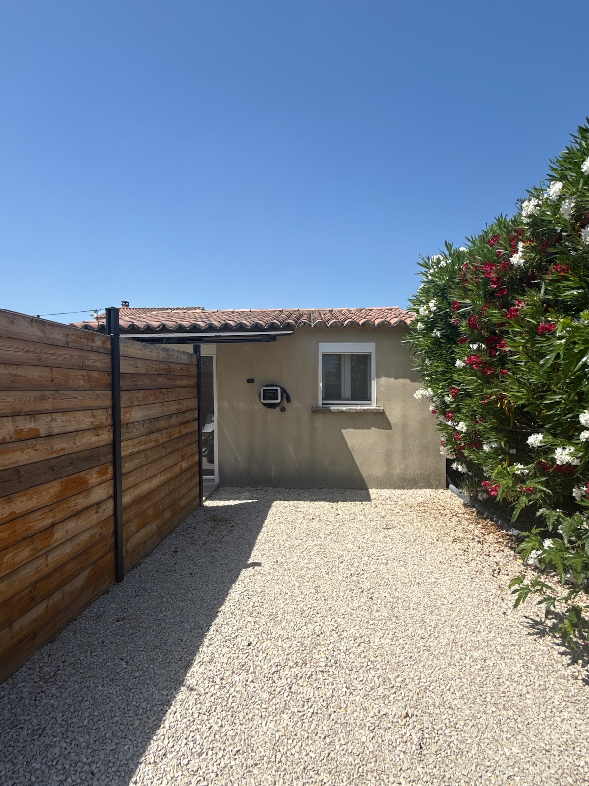 Studio Reflet du soleil - private garden and outdoor terrace, Le Thor