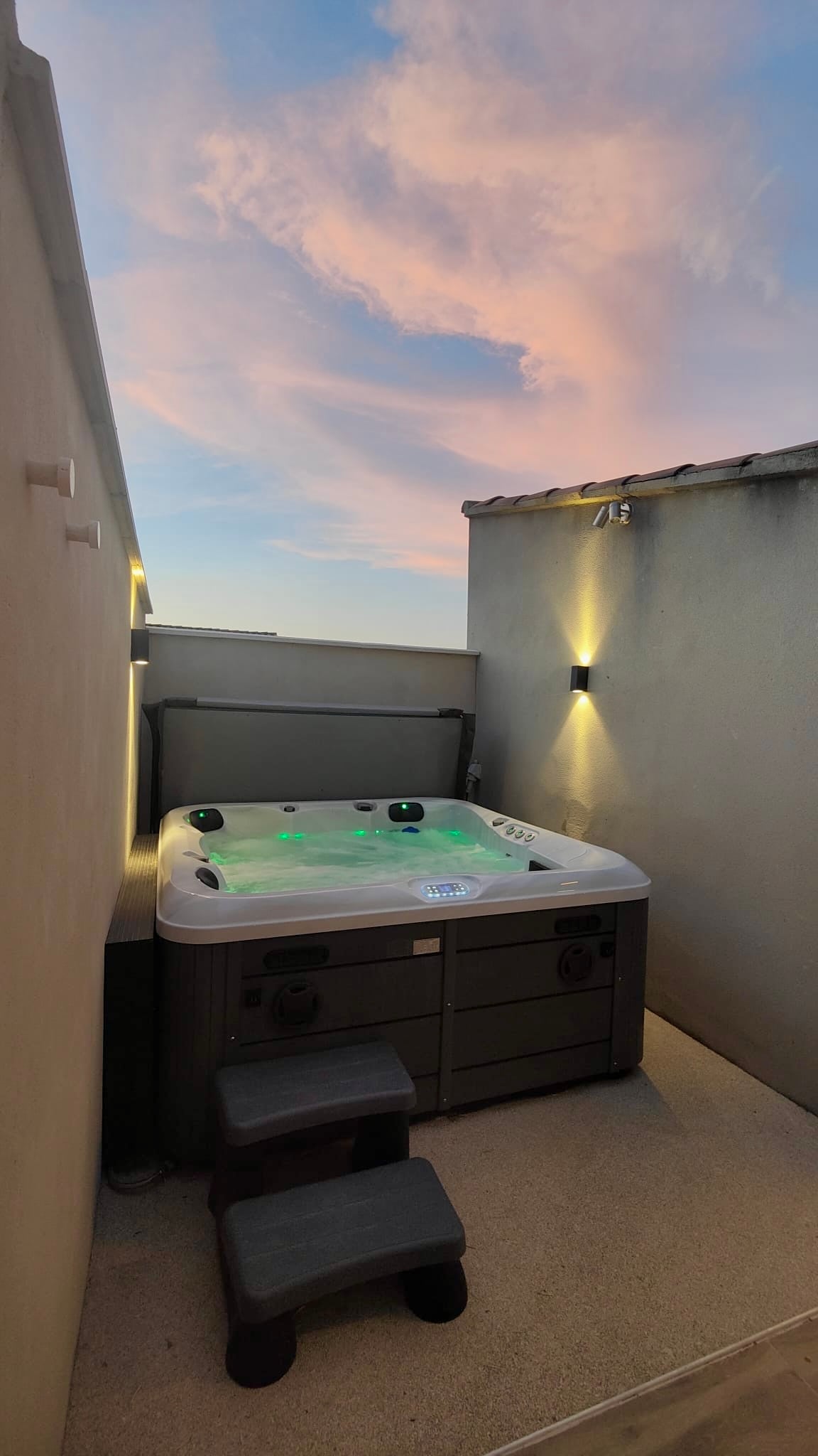 Studio Reflet du soleil - private hot tub, Le Thor