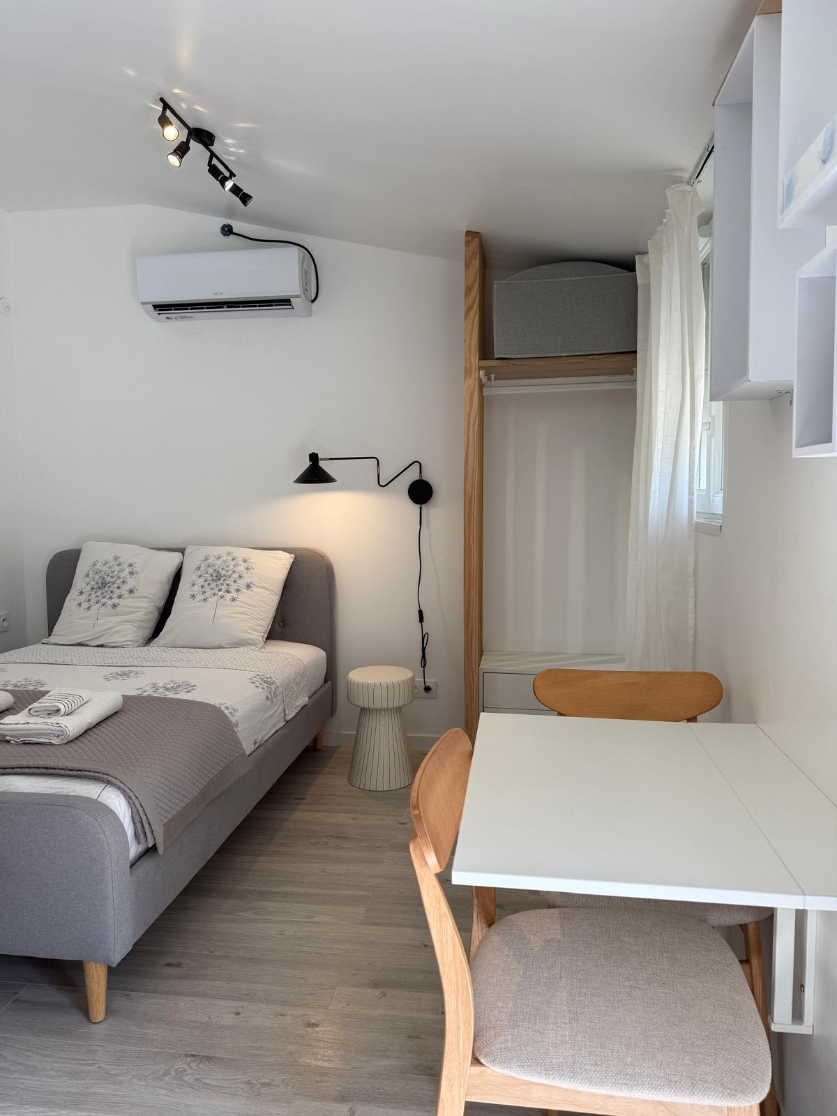 Studio Reflet du soleil - indoor living area, Le Thor