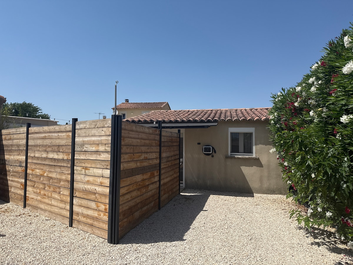 Studio Reflet du soleil - private garden and outdoor terrace, Le Thor