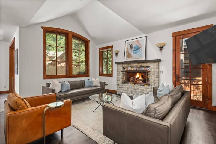 Walk To Town Luxury Home By Aspen Vacation Rentals - Aspen