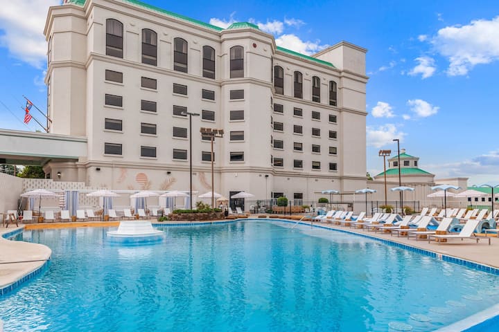 Mulberry By Wyndham | 2 Queen Beds | Downtown - Vicksburg, MS