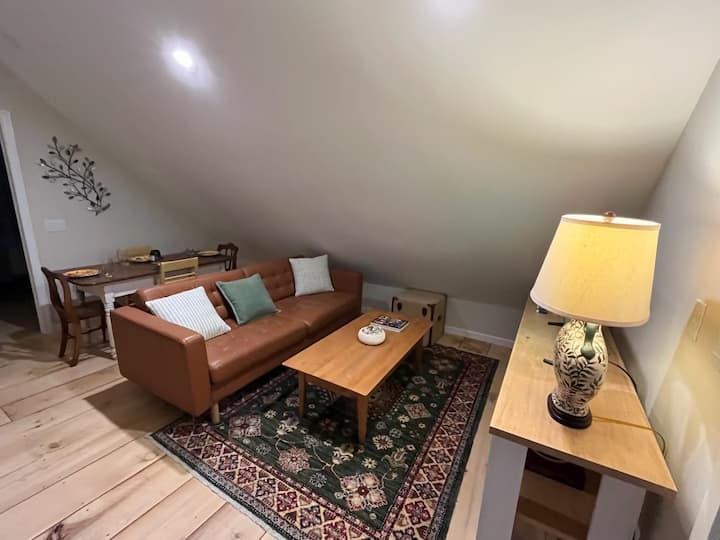 Wooded Retreat - Apartment 5 Minutes From Downtown - Belfast, ME