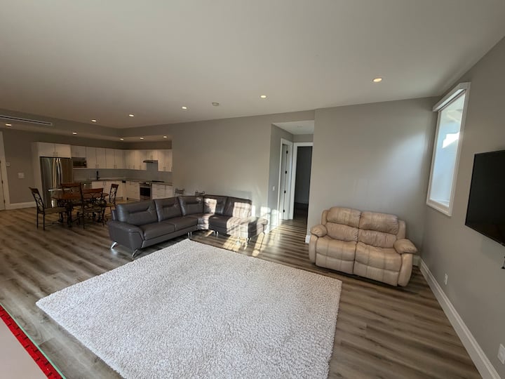 Private Spacious Basement Suite On Acreage! - Aldergrove